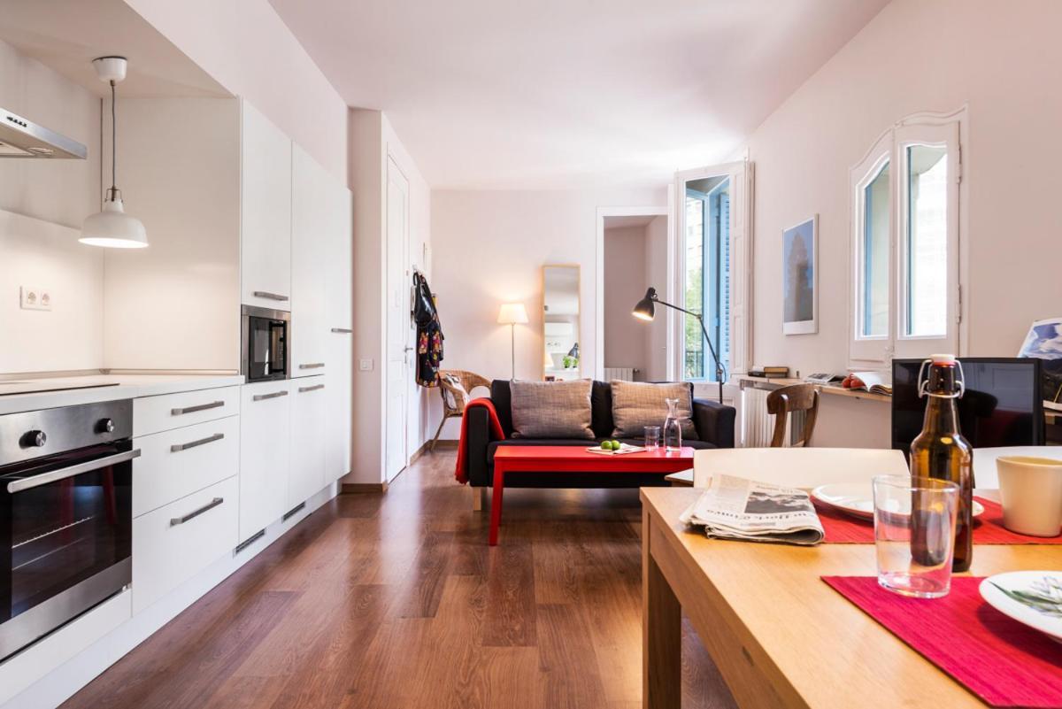 Bed&Bcn Diagonal 2 Apartment Barcelona Bagian luar foto